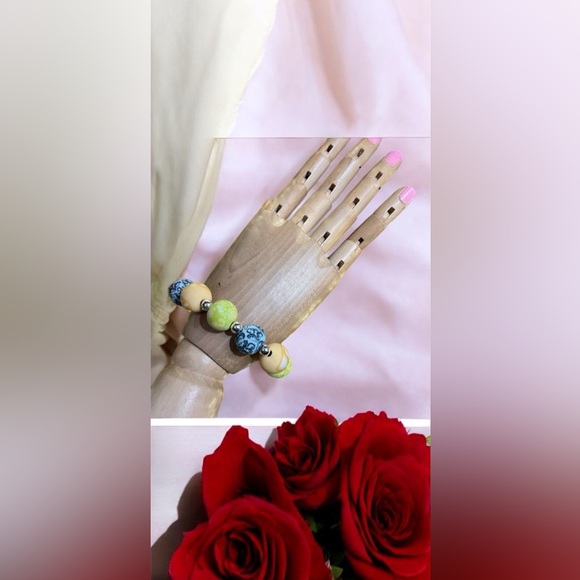 Viva beaded bracelet - Picture 1 of 7